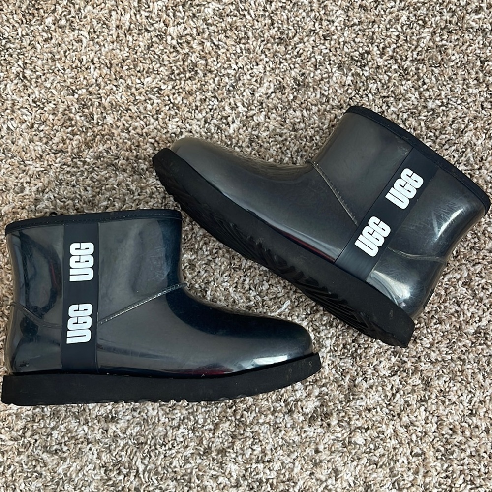 UGG Classic Boot Clear Mini Waterproof Size 5 Black - Picture 1 of 14
